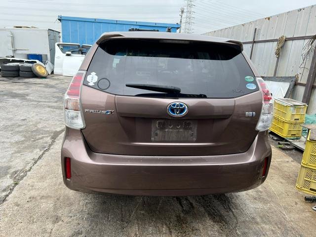 
Prius Plus 2015 Brown full									