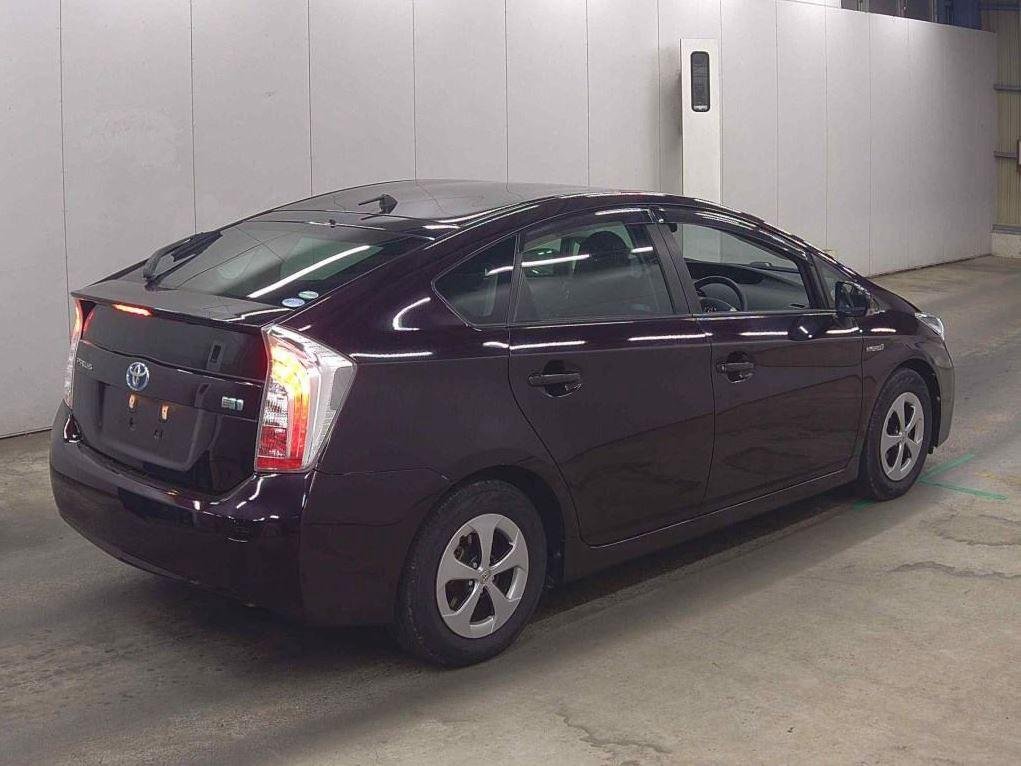 
Prius 2015 Purple full									
