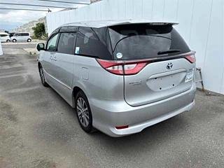 
Toyota Estima 2019 Silver full									