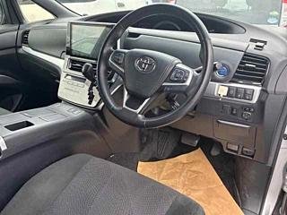 
Toyota Estima 2019 Silver full									