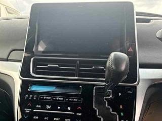 
Toyota Estima 2019 Silver full									