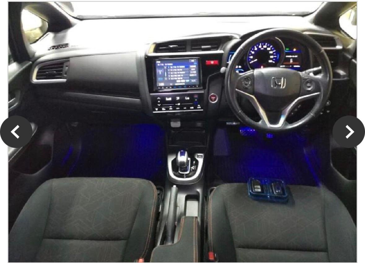 
Honda Fit 2014 Silver full									