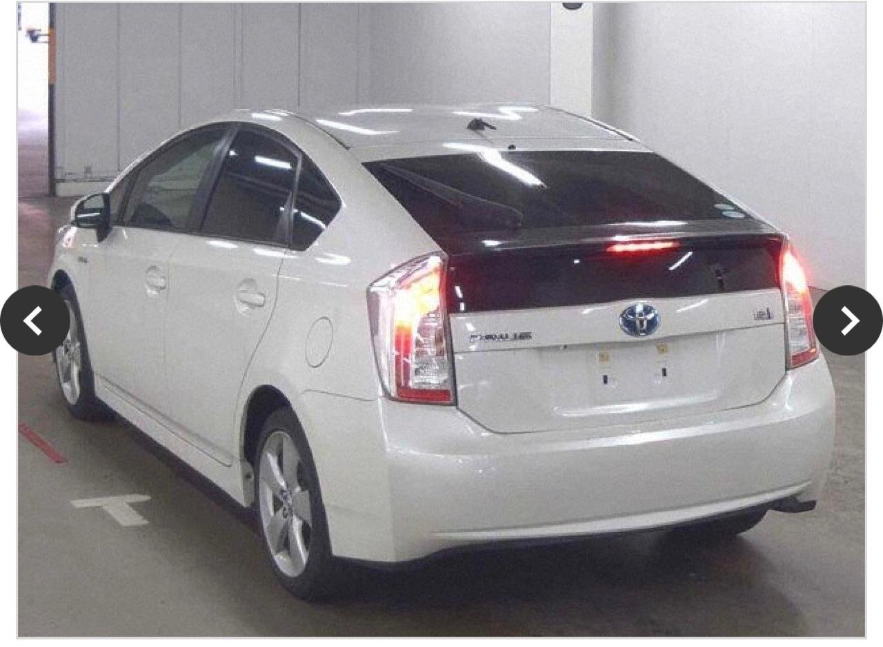 
Toyota Prius 2015 White Pearl full									