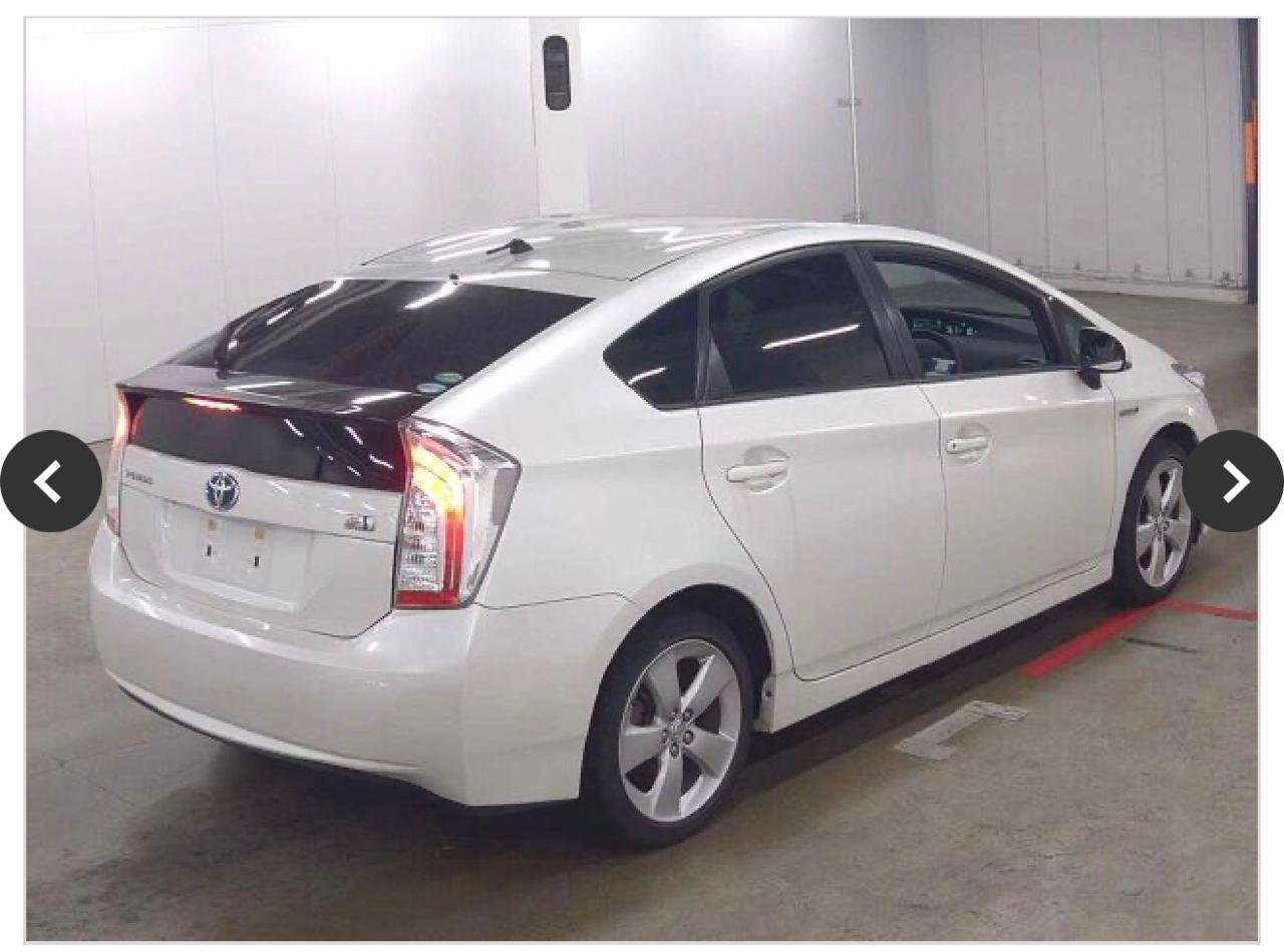 
Toyota Prius 2015 White Pearl full									