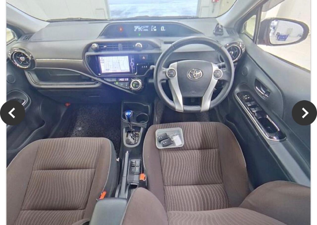 
Toyota Aqua 2015 Pink full									