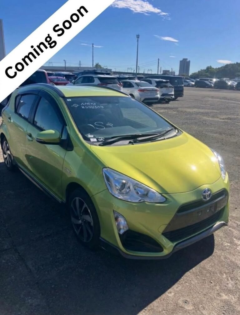 Toyota Aqua 2015 Green