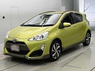 
Toyota Aqua 2015 Green full									