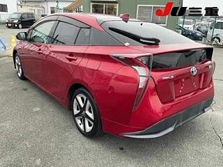 
Toyota Prius 2016 Red Wine full									
