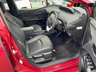 
Toyota Prius 2016 Red Wine full									
