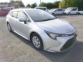 
Toyota Corolla Touring 2021 Silver full									