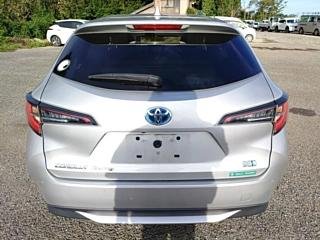 
Toyota Corolla Touring 2021 Silver full									