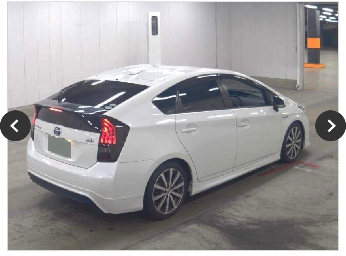 
Toyota Prius 2014 White Pearl full									